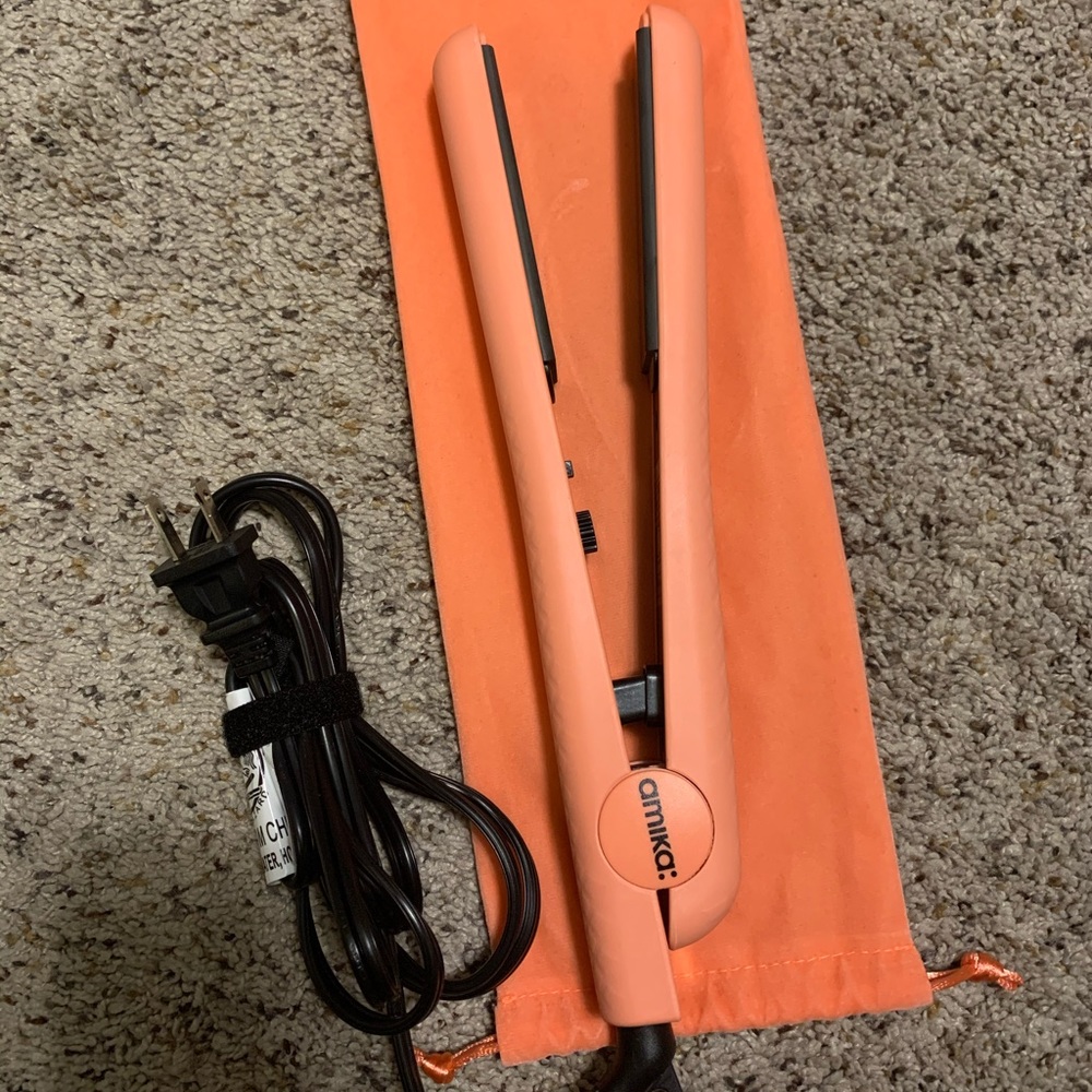Amika Perfect Strand Hair Straightener